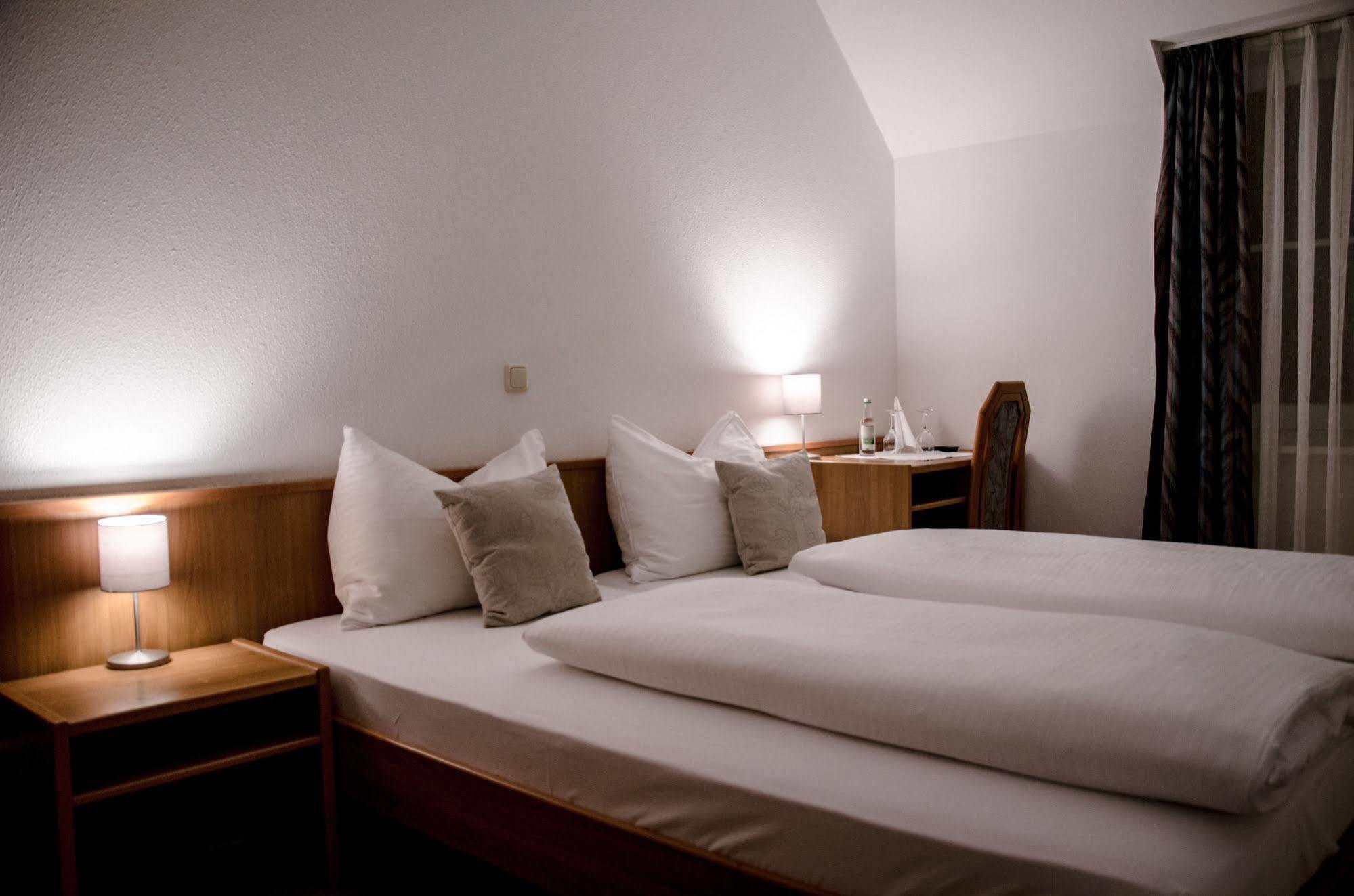 Hotel Blaue Traube Шонгау Екстериор снимка